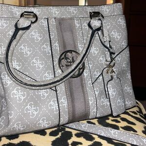 White and Gray vintage  Guess crossbody / tote purse with no flaws